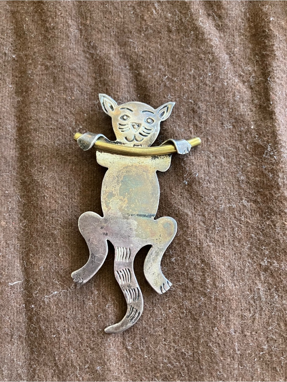 Vintage-Inspired Cat Brooch Pin in Mixed Metal Finish